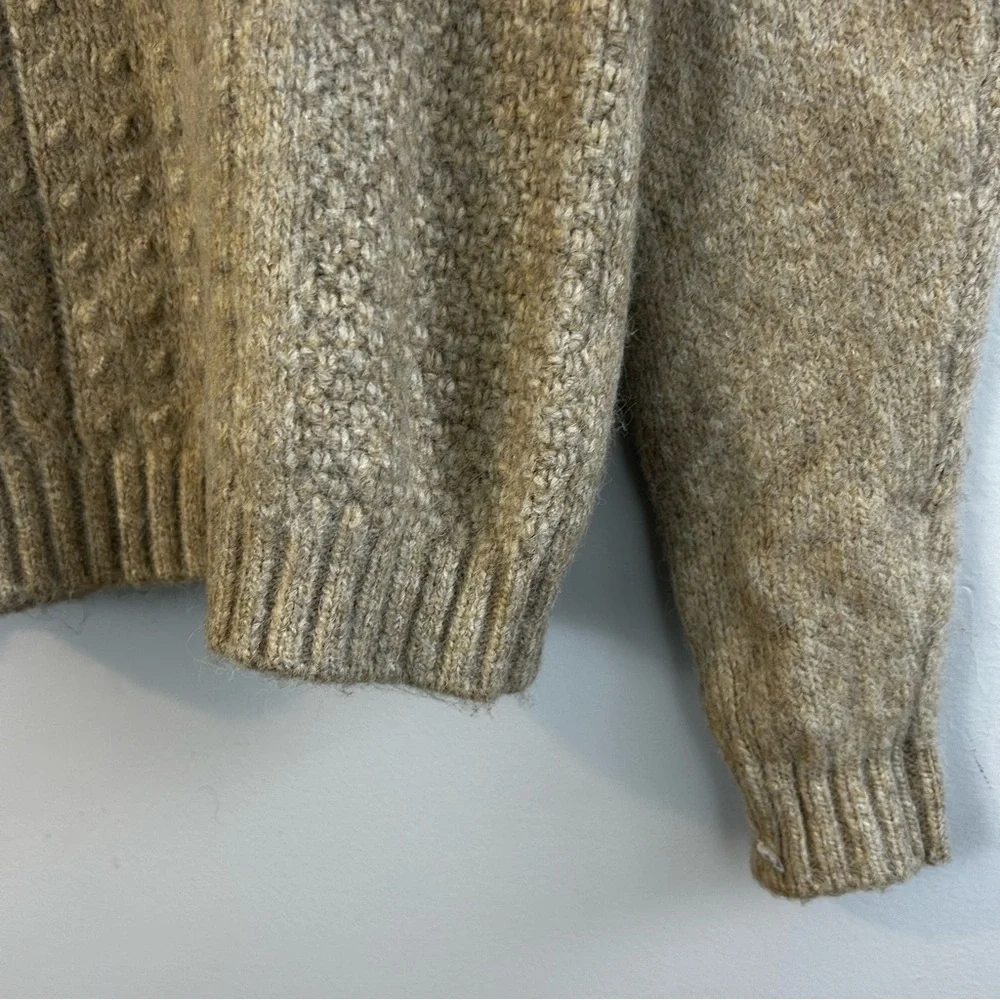 NWT Max Studio Cafeault Beige Cable Knit Pullover Sweater Size Small